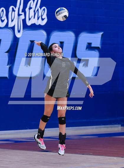Thumbnail 2 in Lindsay vs. Crawford (UIL 2A Region 2 Final) photogallery.