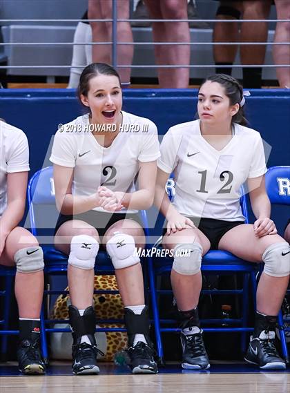 Thumbnail 1 in Lindsay vs. Crawford (UIL 2A Region 2 Final) photogallery.