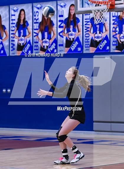 Thumbnail 1 in Lindsay vs. Crawford (UIL 2A Region 2 Final) photogallery.