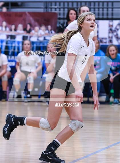 Thumbnail 2 in Lindsay vs. Crawford (UIL 2A Region 2 Final) photogallery.