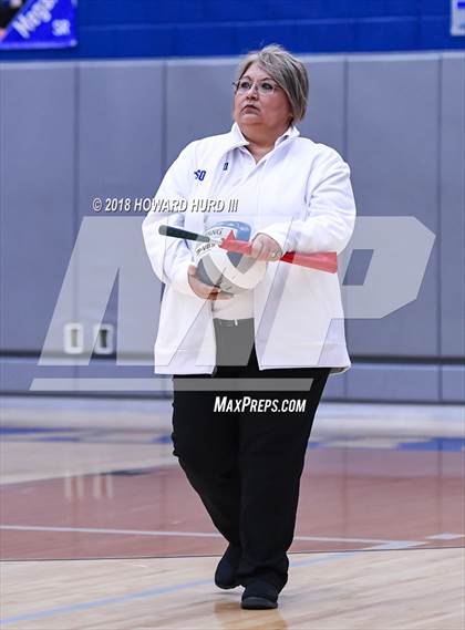 Thumbnail 2 in Lindsay vs. Crawford (UIL 2A Region 2 Final) photogallery.