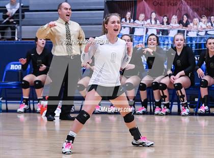 Thumbnail 1 in Lindsay vs. Crawford (UIL 2A Region 2 Final) photogallery.