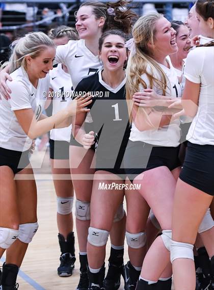 Thumbnail 2 in Lindsay vs. Crawford (UIL 2A Region 2 Final) photogallery.