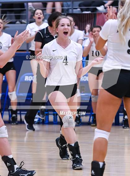 Thumbnail 3 in Lindsay vs. Crawford (UIL 2A Region 2 Final) photogallery.