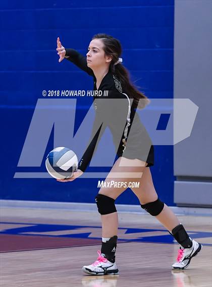 Thumbnail 3 in Lindsay vs. Crawford (UIL 2A Region 2 Final) photogallery.