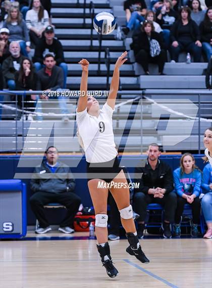 Thumbnail 2 in Lindsay vs. Crawford (UIL 2A Region 2 Final) photogallery.