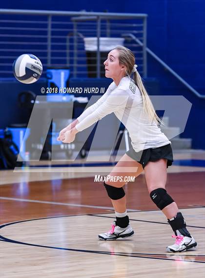 Thumbnail 3 in Lindsay vs. Crawford (UIL 2A Region 2 Final) photogallery.