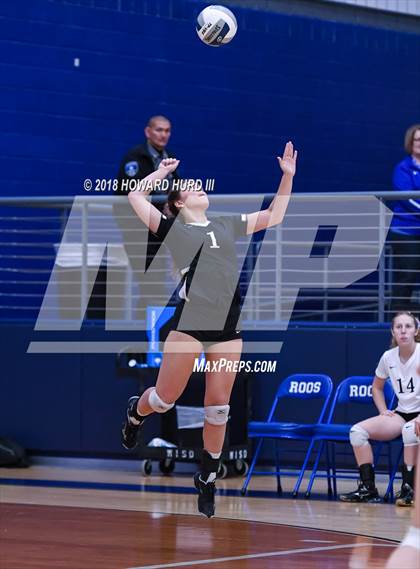 Thumbnail 2 in Lindsay vs. Crawford (UIL 2A Region 2 Final) photogallery.