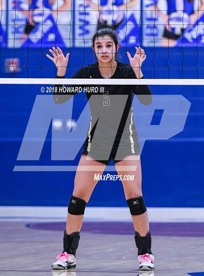 Thumbnail 3 in Lindsay vs. Crawford (UIL 2A Region 2 Final) photogallery.