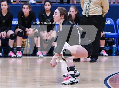 Thumbnail 1 in Lindsay vs. Crawford (UIL 2A Region 2 Final) photogallery.