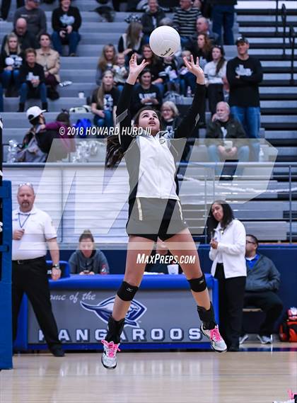 Thumbnail 1 in Lindsay vs. Crawford (UIL 2A Region 2 Final) photogallery.