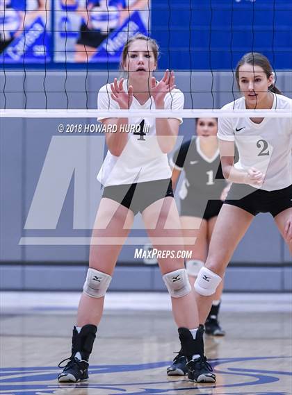 Thumbnail 1 in Lindsay vs. Crawford (UIL 2A Region 2 Final) photogallery.