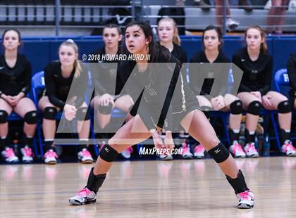 Thumbnail 2 in Lindsay vs. Crawford (UIL 2A Region 2 Final) photogallery.
