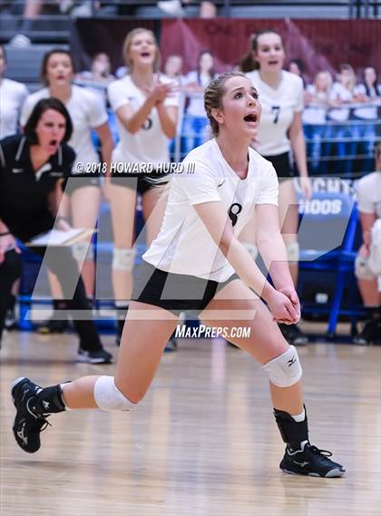 Thumbnail 2 in Lindsay vs. Crawford (UIL 2A Region 2 Final) photogallery.