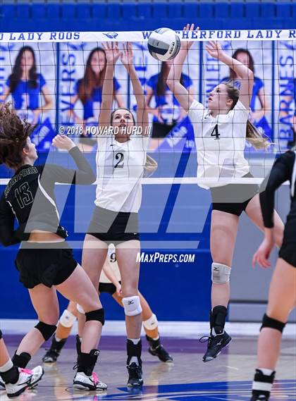 Thumbnail 2 in Lindsay vs. Crawford (UIL 2A Region 2 Final) photogallery.