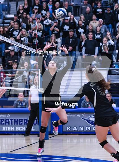 Thumbnail 2 in Lindsay vs. Crawford (UIL 2A Region 2 Final) photogallery.