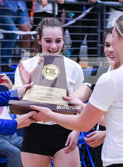 Thumbnail 3 in Lindsay vs. Crawford (UIL 2A Region 2 Final) photogallery.