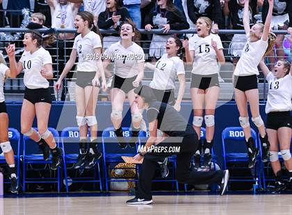 Thumbnail 3 in Lindsay vs. Crawford (UIL 2A Region 2 Final) photogallery.