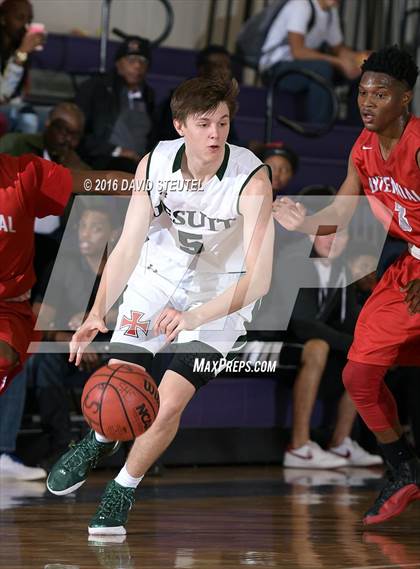 Thumbnail 2 in Centennial vs. Strake Jesuit (St. Hope Elite Classic) photogallery.