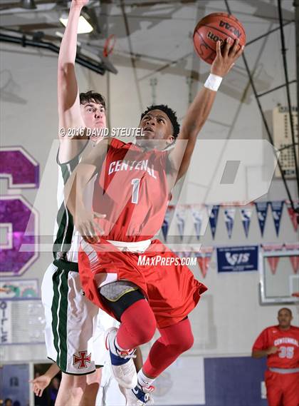 Thumbnail 3 in Centennial vs. Strake Jesuit (St. Hope Elite Classic) photogallery.