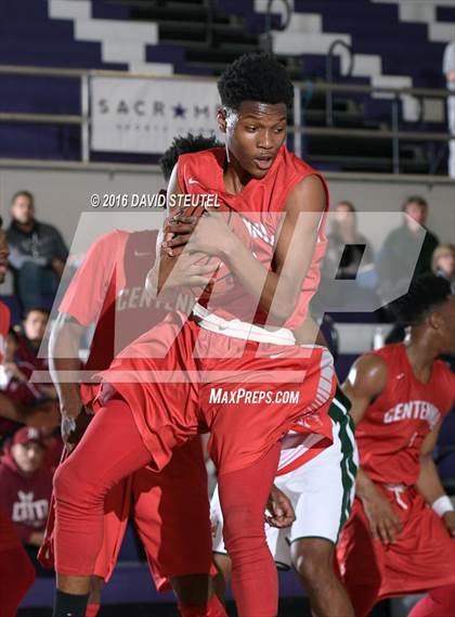 Thumbnail 3 in Centennial vs. Strake Jesuit (St. Hope Elite Classic) photogallery.