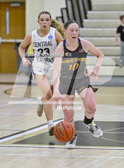 Thumbnail 1 in Monroe Central vs. Lafayette Central Catholic (IHSAA 2A Lapel Regional)  photogallery.