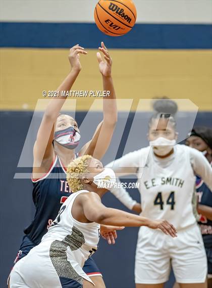 Thumbnail 2 in Terry Sanford @ E.E. Smith photogallery.