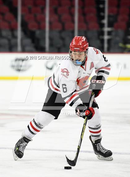 Thumbnail 3 in Hunterdon Central vs Woodbridge (NJSIAA Public A Final) photogallery.