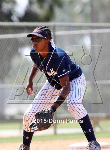Thumbnail 3 in Carson vs. Chatsworth (CIF LA Section Division 1 Final) photogallery.