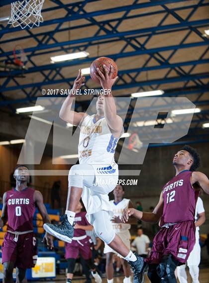 Thumbnail 1 in Oakland Tech vs. Curtis (Oakland Legends Classic) photogallery.