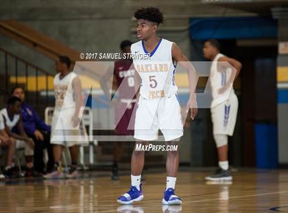 Thumbnail 2 in Oakland Tech vs. Curtis (Oakland Legends Classic) photogallery.