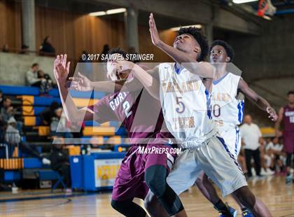 Thumbnail 3 in Oakland Tech vs. Curtis (Oakland Legends Classic) photogallery.
