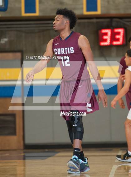 Thumbnail 2 in Oakland Tech vs. Curtis (Oakland Legends Classic) photogallery.