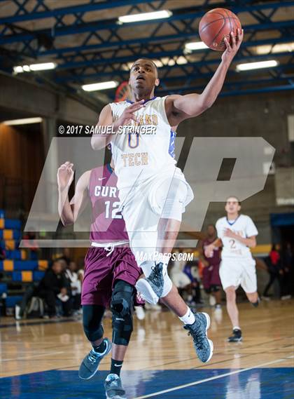 Thumbnail 2 in Oakland Tech vs. Curtis (Oakland Legends Classic) photogallery.