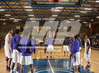 Thumbnail 3 in Oakland Tech vs. Curtis (Oakland Legends Classic) photogallery.