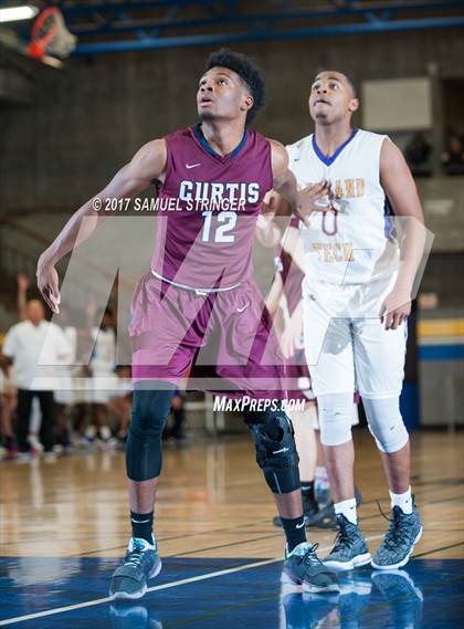Thumbnail 1 in Oakland Tech vs. Curtis (Oakland Legends Classic) photogallery.