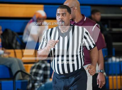 Thumbnail 3 in Oakland Tech vs. Curtis (Oakland Legends Classic) photogallery.