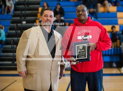 Thumbnail 1 in Oakland Tech vs. Curtis (Oakland Legends Classic) photogallery.