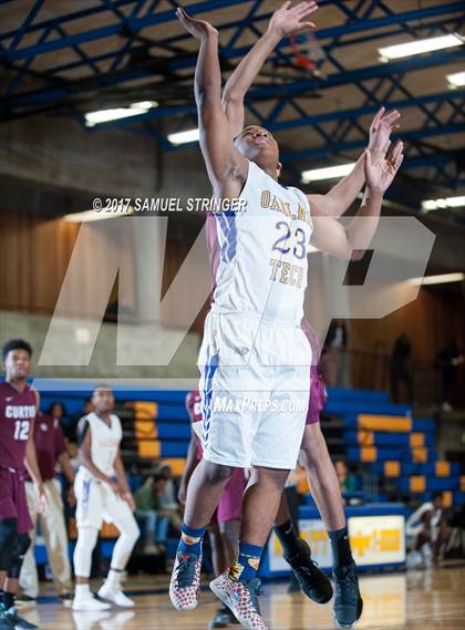 Thumbnail 1 in Oakland Tech vs. Curtis (Oakland Legends Classic) photogallery.