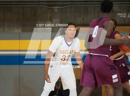 Thumbnail 3 in Oakland Tech vs. Curtis (Oakland Legends Classic) photogallery.
