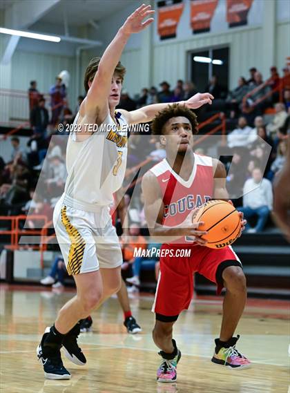 Thumbnail 3 in Central (West Helena) vs Mayflower (AAA 3A Regional first round) photogallery.