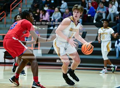 Thumbnail 2 in Central (West Helena) vs Mayflower (AAA 3A Regional first round) photogallery.