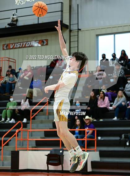 Thumbnail 3 in Central (West Helena) vs Mayflower (AAA 3A Regional first round) photogallery.