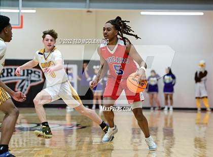 Thumbnail 2 in Central (West Helena) vs Mayflower (AAA 3A Regional first round) photogallery.