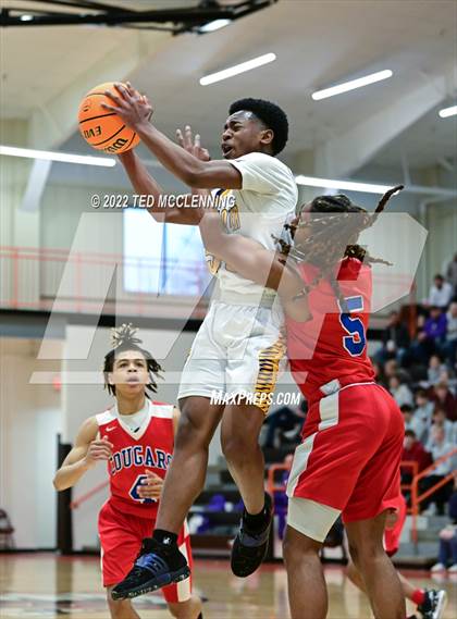 Thumbnail 3 in Central (West Helena) vs Mayflower (AAA 3A Regional first round) photogallery.