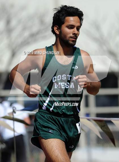 Thumbnail 2 in 50th Asics Laguna Beach Trophy Invitational (800 Meter Run) photogallery.