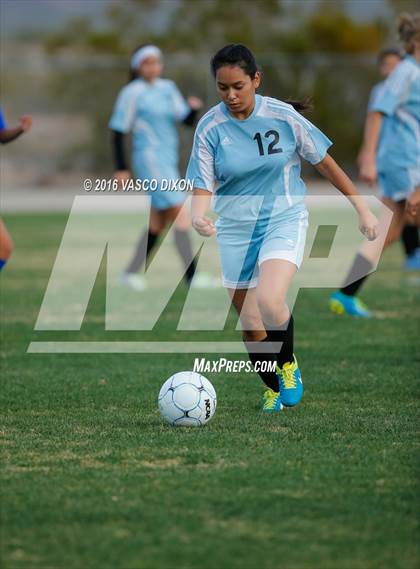 Thumbnail 2 in Estrella Foothills vs. Casa Grande photogallery.