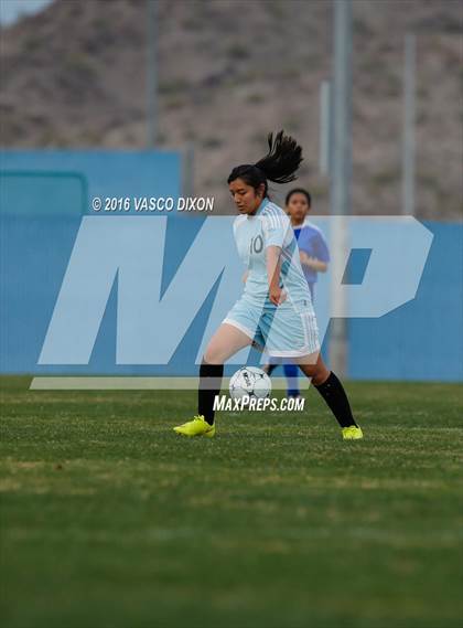 Thumbnail 2 in Estrella Foothills vs. Casa Grande photogallery.