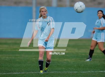 Thumbnail 3 in Estrella Foothills vs. Casa Grande photogallery.