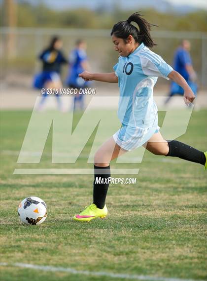 Thumbnail 3 in Estrella Foothills vs. Casa Grande photogallery.